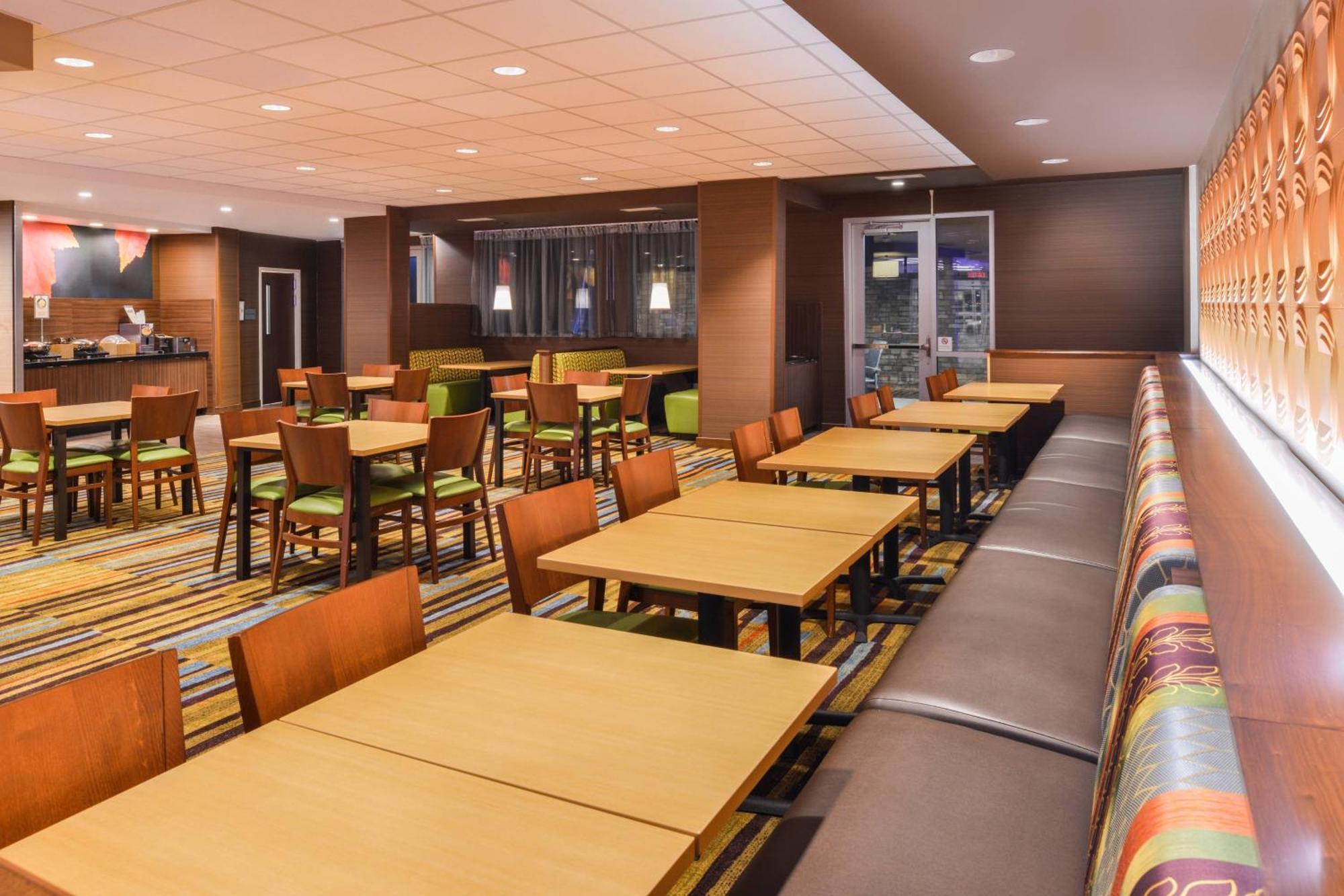 Fairfield Inn & Suites By Marriott Coralville Exterior photo